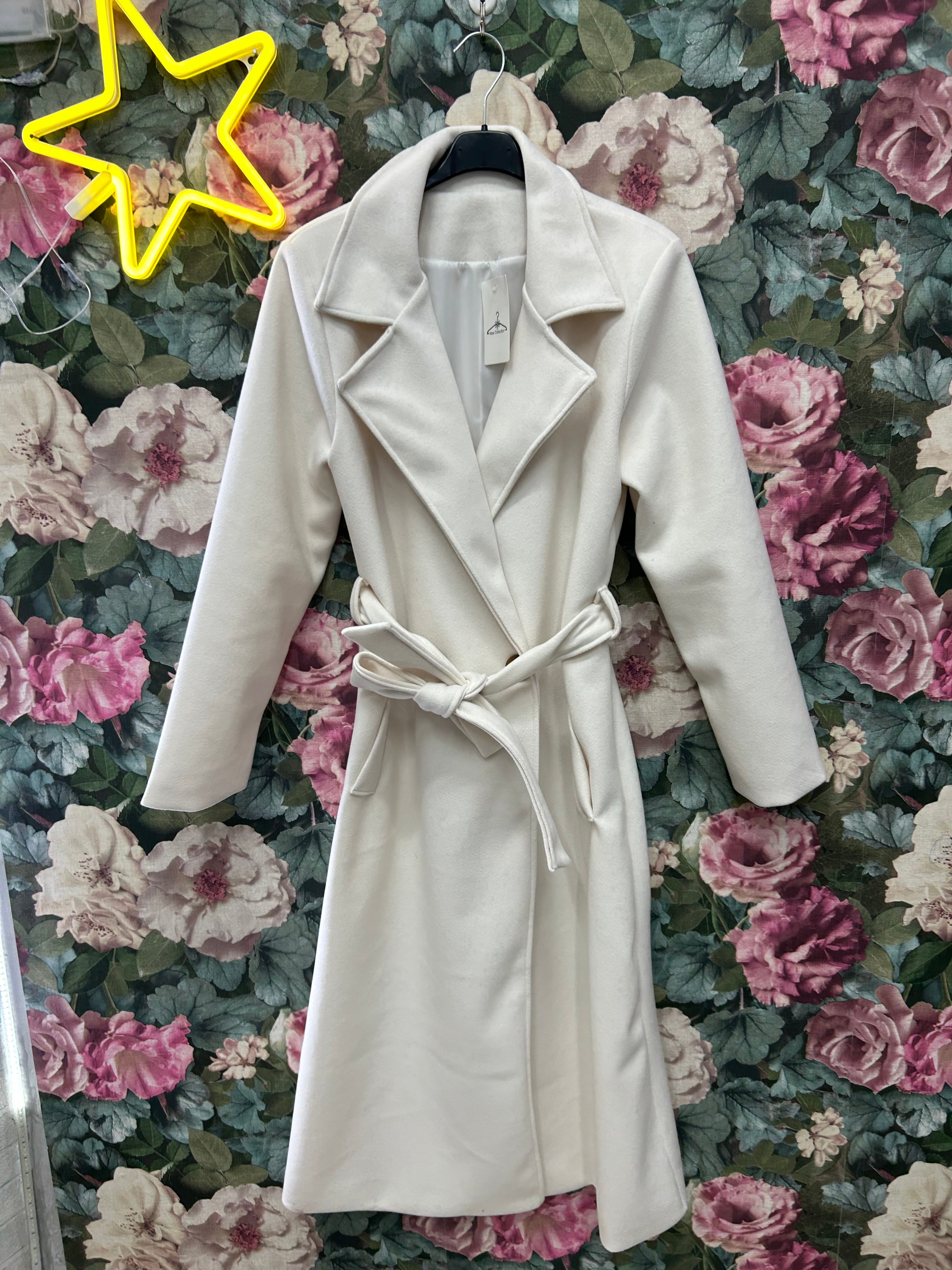 Cappotto con cintura